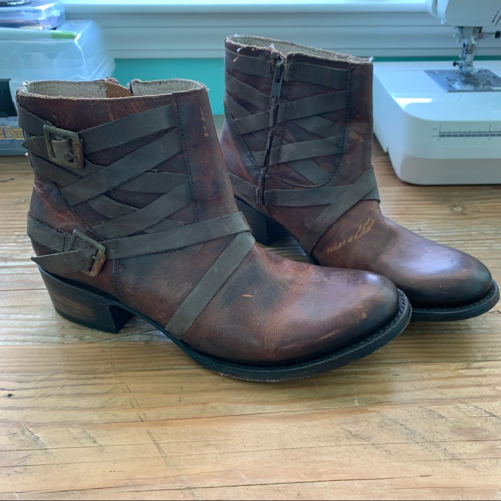 Freebird Boots Size 9